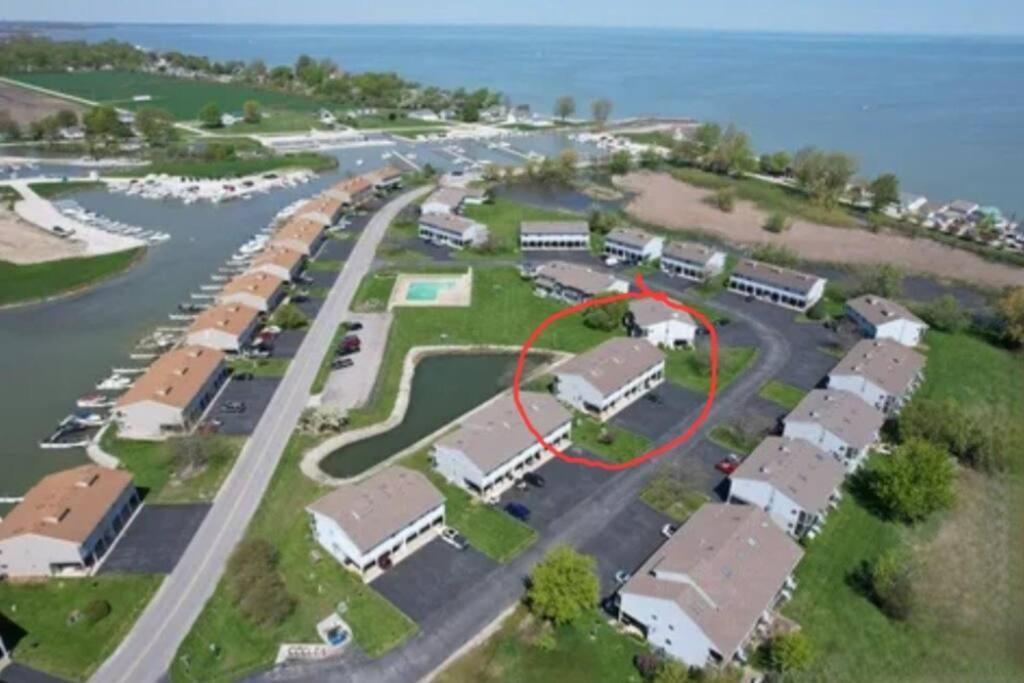 Sunnie Days Condo In Oak Harbor On Lake Erie! Sand Beach Exterior foto